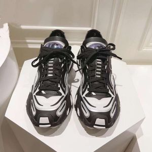 Chaussures légères de Style britannique pour Couple et papa, nouvelle collection automne 2024, maille bloquant les couleurs, sport polyvalent, semelle épaisse, décontractées pour hommes