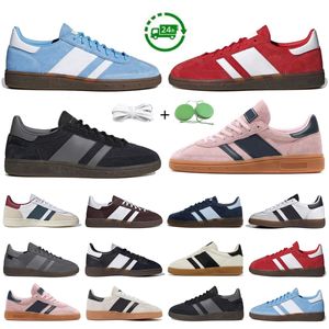 2024 Chaussures décontractées pour hommes Femmes Designer Flat Sneaker Navy Navy Scarlet Aluminium Core Black Gum Clear Pink Arctic Night Light Black Yellow Men Trainers Platform Sneakers