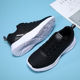2024 Casual schoenen voor mannen vrouwen voor zwart blauw grijs gai ademen comfortabele sporttrainer sneaker kleur-25 maat 35-41
