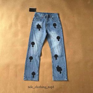 2024 Ch Mens Jeans Designer Make Old Washed Chrome Pantalon droit Heart Prints Femmes Hommes Casual Style Long Bleu Noir Chromees 17