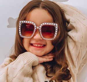 2024 Kinderzonnebril met vierkante frame en bling-bling Grensoverschrijdende mode Kinderzonnebril voor kinderen Strandzonnebril voor baby's