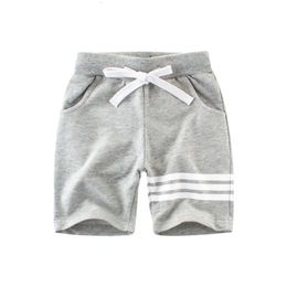 2024 Vêtements pour enfants Pantalons de bébé d'été Sport Boys Shorts filles rayées décontractées courtes de plage Kids Bottoms Drop 240425