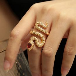 2024 Choucong Marque Unique Anneaux De Mariage Vintage Bijoux 925 Argent Or Remplissage Ruby Femmes Fête De Fiançailles Éternité Serpent Bague Pour Amant Cadeau