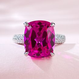 2024 Choucong Trouwringen Deluxe Sieraden Puur 100% 925 Sterling Zilver Kussenvorm Rose Rode Moissanite Diamanten Edelstenen Feest Eeuwigheid Vrouwen Ring Cadeau