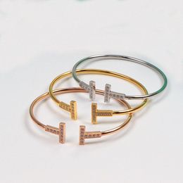 Bracelet lettre T avec diamant en acier inoxydable, marque classique, à la mode, bijoux haut de gamme, cadeau pour dames et mères, q2, 2024