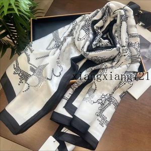 2024 Classic Designer Dames sjaal 180-90 cm hoogwaardige zachte zijden sjaal Sjenf Spring Summer Men's and Women's Shawls Travel Beach Scarf