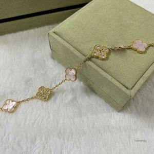2024 Pulseras con dijes de moda clásica 4four Leaf Clover Designer Jewelry 18k Brazalete de oro para mujeres Joyería elegante Regalo Umcw
