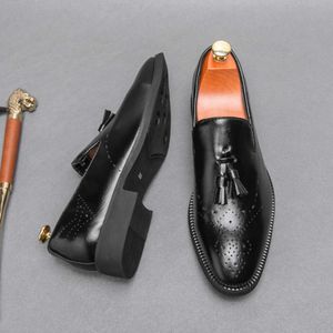 2024 Classic Men Office Fashion Fashion Simple Tassel Tassel Slip-On Casual Dress Shoes Mensor Mens Black