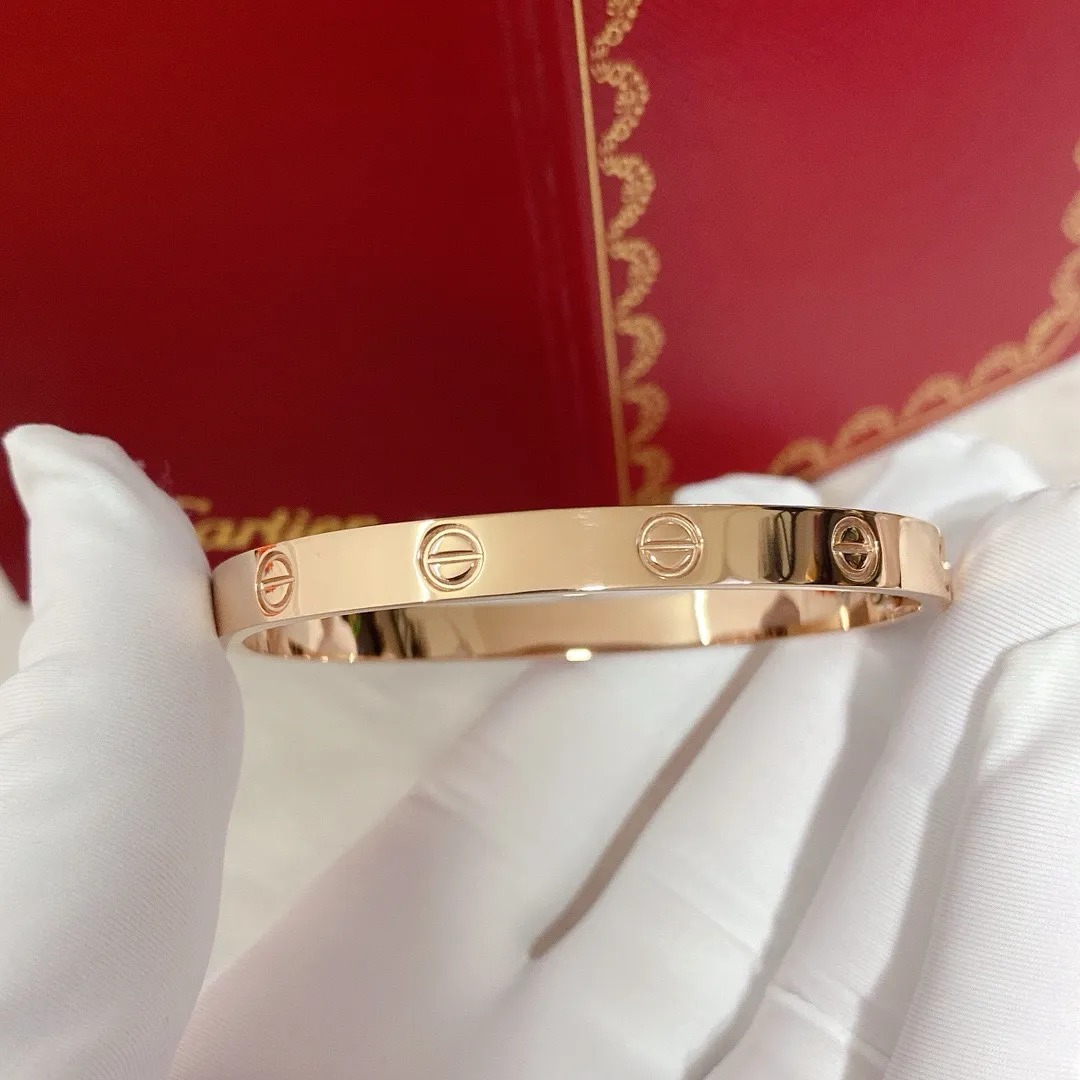 2024 Klassisk tjock designer med Diamond Women's Top Notch V-formade guld Sier Armband Open Wedding Jewel Boxq1