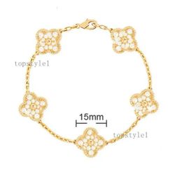 2024 Classics 4/Four Leaf Clover Charm Bracelets Bangle Chain 18K Gold Agate Shell Moeder van Pearl voor vrouwen Girl Wedding Mother Day Sieraden Geschenken Q5