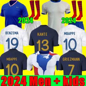 2024 Club volledige sets Franse voetbaltruien Benzema Giroud Mbappe Griezmann Saliba Pavard Kante Kante Maillot de voet Equipe Maillots Kids Kit Men voetbalshirt