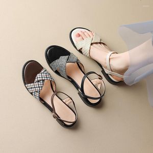 2024 kleuren bruine dames gemengde sandalen zomer vrije tijd beige zwart dikke 3 cm lage hakken casual prinses schoenen vrouwen plus maat 43 484 4 4