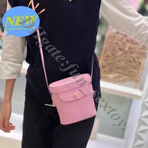 2024 Crossbodybody Cross Body Body Sac Femmes Trendyautomn / Hiver Black Blanc Purse Couleur Mini Telescope Flipplip Sacs Big Hache Cow Solid Single Backet Backet Backs Bags