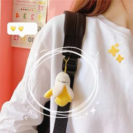 2024 Mignon petite banane porte-clés, porte-clés jouets en peluche sac de téléphone portable créatif fruits porte-clés pendentif accessoires mini petits jouets