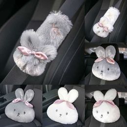 2024 Cher dessin animé lapin arc cou de voiture oreiller doux dans veste flash automatique tête sièges soutien fauteuils roulants femmes enfant fabricant de voiture visage