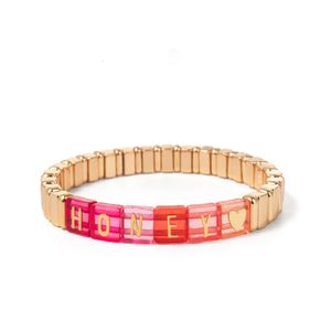 2024 Ontwerp Aangepaste naam Elawarmbanden voor vrouwen 2x8 mm Goudkleur Kralen Elastische Bangle paar armbanden 240323