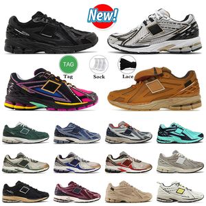 2024 Designer 1906 1906r hommes Femmes Femmes Runing Chaussures OG 1906d Sneakers 2022r Sea Salt Marblehead Silver Metallic Blue Runner The Downtown 860 V2 TRACHER