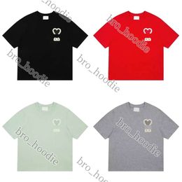 2024 Diseñador Amies Amiei Amis T Shirt Camiseta Gráfica TEE Paris Summer Heart Woman Heart T Shirt Luxury Fashion Cotual Cothonneck Nore Clothing Tshirts 613