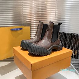 2024-designer noir Old Flower Boots Boots Femme Femme Brown Monograms Archlight Cuir Couvain Shotties Flats à fond de chaussures de printemps à fond plat 35-40