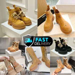 2024 Boots de créateurs populaires Femmes à la mode Bouettes courtes Boot de la cheville Soles de luxe Femmes Épais talon Taille 35-40 DÉSERT SMFK GAI