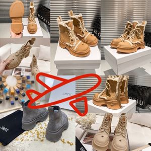 2024 Designer Boots Popular Women Booties Ankle Boot Luxe Soles Damesfeest Dikke hakgrootte 35-40 Hiking Desert Smfk Gai Black