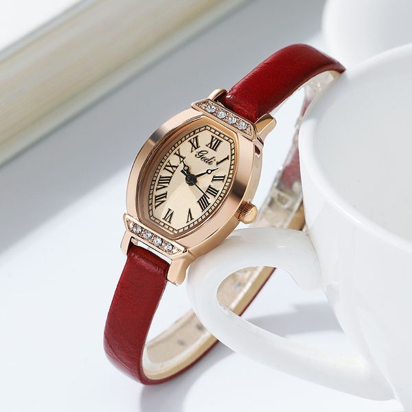 2024 Diseñador Caijiamin- Diamond New Ladies Watch 20mm Retro Barril Shell Relojes de cuarzo Estudiante Nicho Temperamento literario romano Reloj de pulsera antiguo