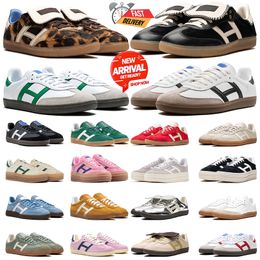 2024 Designer Chaussures décontractées pour les hommes baskets Black Gum Crystal blanc écarlate rose vert foncé Gum fusion épice jaune