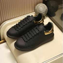 2024 Designer Casual Chaussures surdimensionnées Plate-forme Baskets Hommes Femmes Cuir Lacets Chaussures Mode Veet Daim Serpentine Chaussures