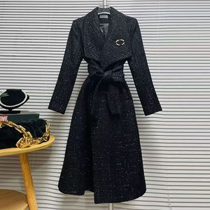 2024 Designer Fashion Black Gold Square kraag knie lengte wollen jas high-end Koreaanse slanke riemen slanke jas, maat s-xl