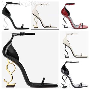 2024 Designer Fashion Classic Chaussures Femmes Robe Chaussures En Cuir Verni De Luxe Gold Tone Triple Noir Daim Rouge Femmes Mode Yslitys Talons Hauts Sandales De Fête