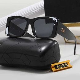 2024 Designer Fashion Nouveau créateur de luxe à l'étranger Nouveau Xiangjia Net Red Men's and Women's Sunglasses Tourism Square Glasse 8273 Style 1