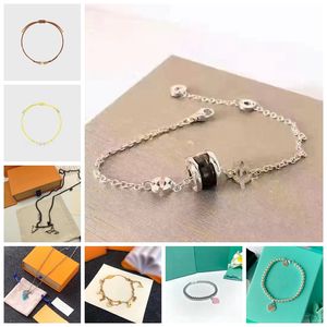 2024 Designer Bloemen hanger bruiloftsfeestje juwelenmerk ketting armband geweldig online