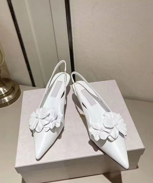 2024 Designer fait à la main en cuir véritable chaussure arrière-sangle femme pompes fleur Decora bouts pointus chaussures De mariage Zapatos De Mujer JC