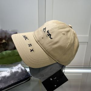 2024 Designer hoeden aaaquality boog hoed kogel pet voor heren vrouw mode petten zomer herfst letters geborduurde verstelbare hoeden f1