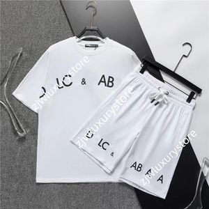 2024 Designer Hoogwaardige Italiaanse Casual Sweatshirt Shorts Set Crewneck T-Shirt Sports Shorts Letter-gedrukte Pure Cotton Luxury Men's Set Zomer tweedelig