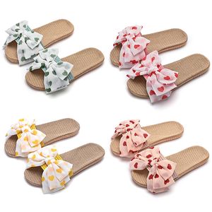 2024 Designer Household Sfuffs Slippers Slides Femmes Sandales Pink Jaune Green Blanc Bowknot Bowknot éraflures Gai