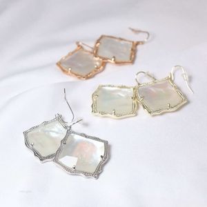 2024 Designer Kendrascott Jewelry Fashion K Nieuwe Kirsten White Butterfly Big Earrings Textuur oorbellen Minimalistische Earstuds Geometrische diamanten oorbellen