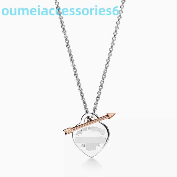 2024 Diseñador de marca de lujo Collares de joyería S925 Plata Corazón Flecha Colgante de oro rosa Popular para hombres y mujeres