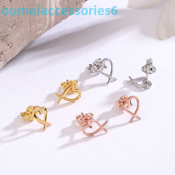 2024 Designer Marque De Luxe Bijoux Stud Di Jia Ear Studs Boutique Saint Valentin Cadeau Amour En Forme De Coeur Simple Boucles D'oreilles Sense