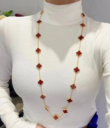 2024 Diseñador de lujo Dupe elegante collar de trébol encanto diamante plateado ágata colgante 20 flor trébol de cuatro hojas para niña regalo de joyería de compromiso de San Valentín