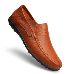 2024 Chaussures d'extérieur noires et blanches de créateurs pour hommes et femmes tailles 39-46 GAI ASBKVKAUW