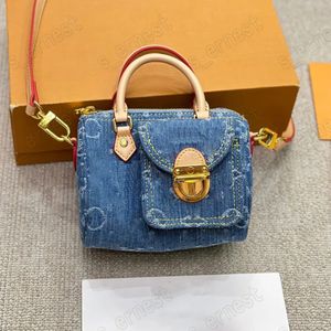 2024 Diseñador NANO Denim Bolsas de hombro Bolsas deslizantes Bolso Mujeres Messenger Bag Girls Lovely Mini Cross Body Pillow Bag 82950