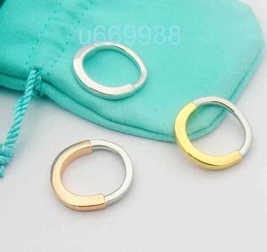 2024 Diseñador Original Grabado T Lock Ring Extravagante 18K Oro Plata Rosa 316L Letra de acero inoxidable Anillos Mujeres Hombres Joyería de boda Lady Party Regalos EE. UU. 6 7 8 9EZGE