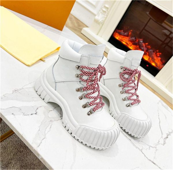 2024 Diseñador Paris Ruby Flat Ranger Botas altas Beaubourg Tobillo Botín Piel de becerro Chunky Martin Zapatos de invierno Plataforma Laureate Desert Lace -Up S