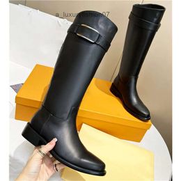 lv louis vuitton Вы 2024 Designer Paris Territoire Flat High Ranger Boots Iconic Brandhed Femmes Boot Boot Laureat Platform Desert Calfskin Chunky Martin Winter Sneakers avec boît