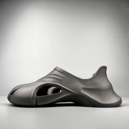 2024 Sandalias de diseñador Sandalia Sandalia de goma impermeable Sluys Slace-Up Sneaker Turista Madame Pool Molde Cerrar Caminata