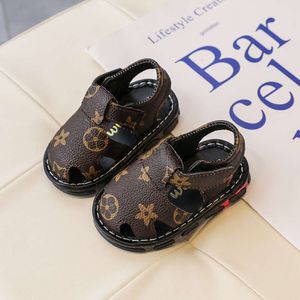 2024 Designer sandalen geboren babyjongens mode zomer zomers baby kinderen zachte wieg schoenen peuter meisjes anti slip