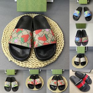 2024 Sandalias de diseñador Moda de lujo Mujeres famosas para hombre Sandale Pisos Goma Fresa Rayas Floral Diapositivas de cuero Negro Rojo Verde Inicio Zapatillas al aire libre