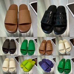 2024 Designer Sandalen Groene Intrecciato Slippers voor mannen Dames Luxe zwembad Glides Beige Black Flat Rubber Beach Shoes Fashion Striped Sandal Sandale 35-45