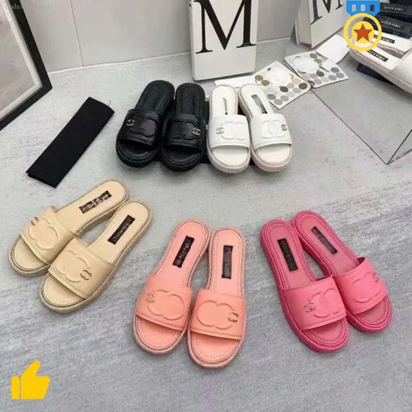 2024 Sandales de designer Chaussures Designer Diapositives Mule Mousse Coureurs Fraise Graine Classique Plat Pantoufles Métal Femmes Plage Sandales En Plein Air Maison Chaussures G avec boîte